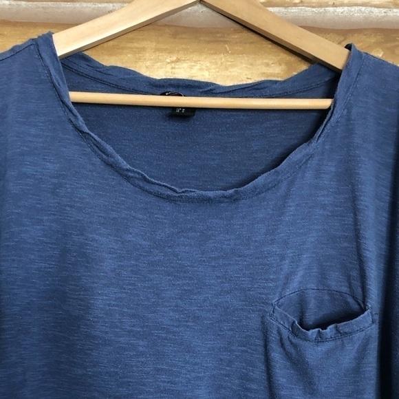 H&M Basic scoop neck cuff sleeve shirttail hem tee size medium - Picture 4 of 10